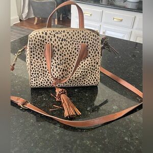Universal Thread leopard cross body